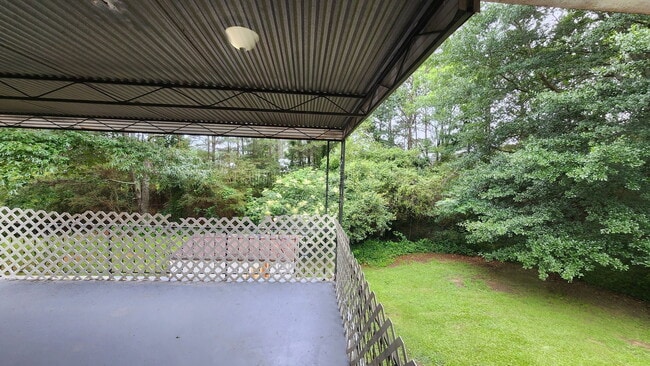 Building Photo - 7479 Westlake Dr
