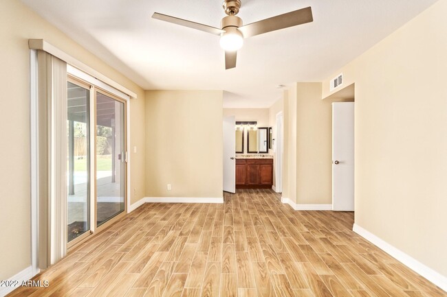 Building Photo - 5320 E Hearn Rd