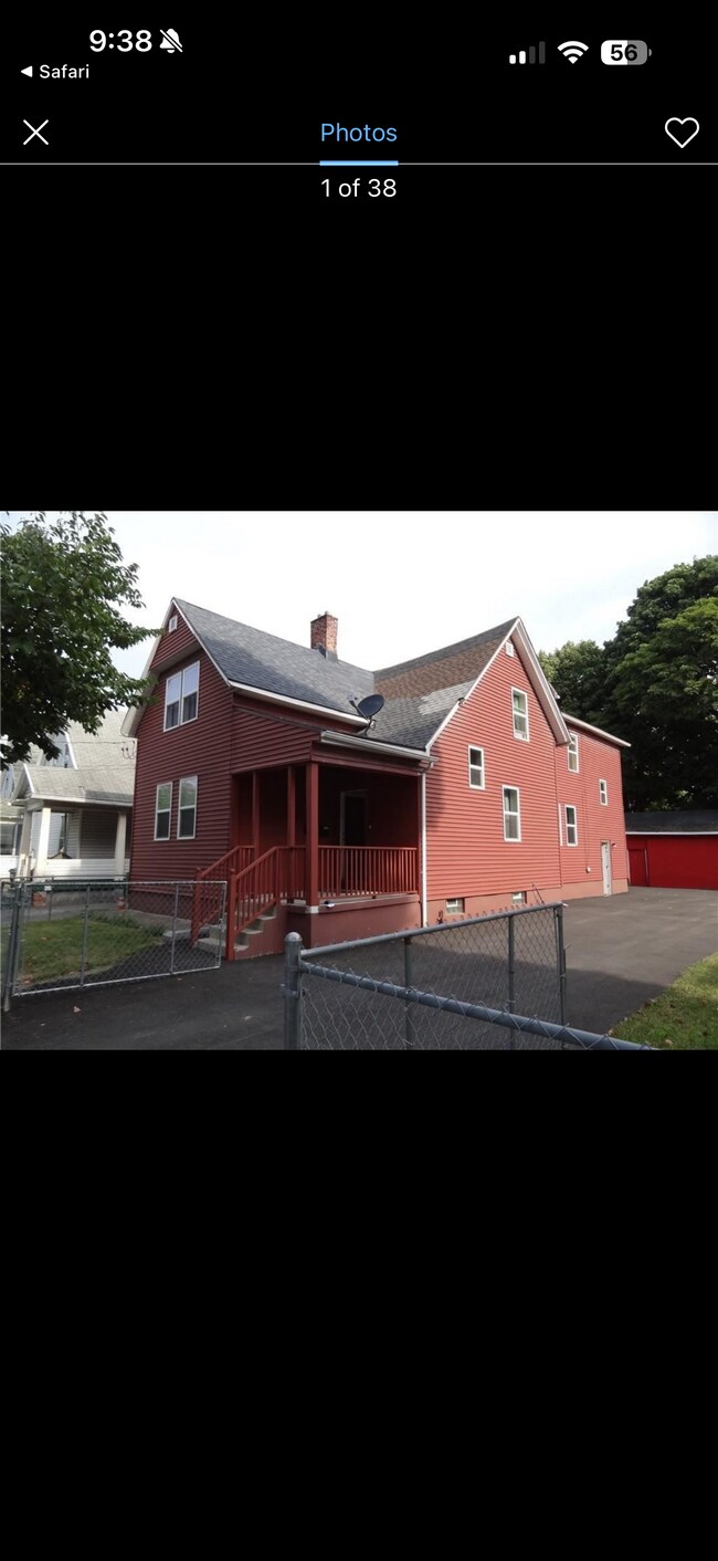 Building Photo - 298 Bernard St