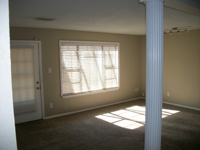 Building Photo - 1128 NW 56th St