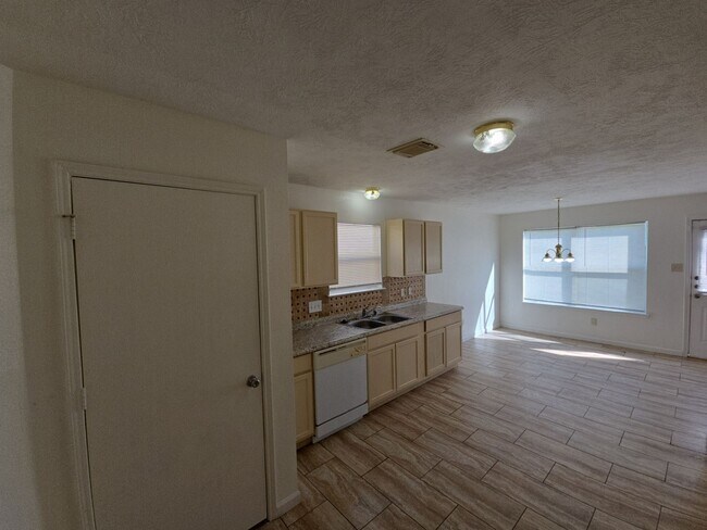 Building Photo - 21802 Westfield Ridge Dr