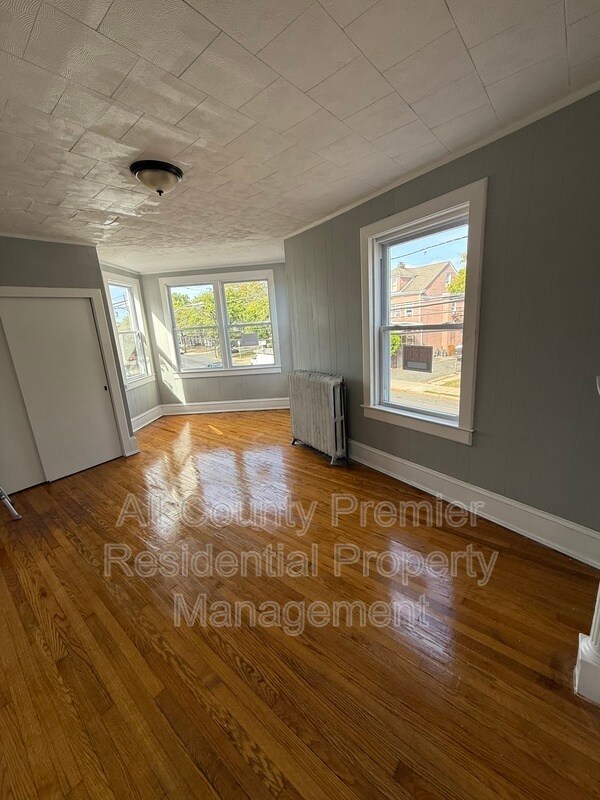Building Photo - 1101 Hamilton Ave