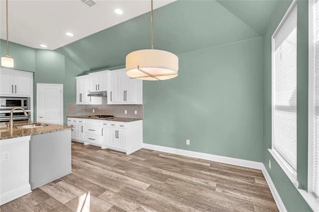 Building Photo - 1523 Carnation St