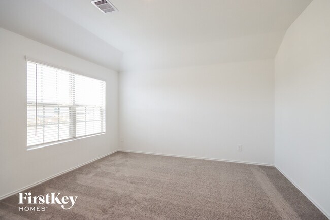 Building Photo - 3731 Solanum Dr
