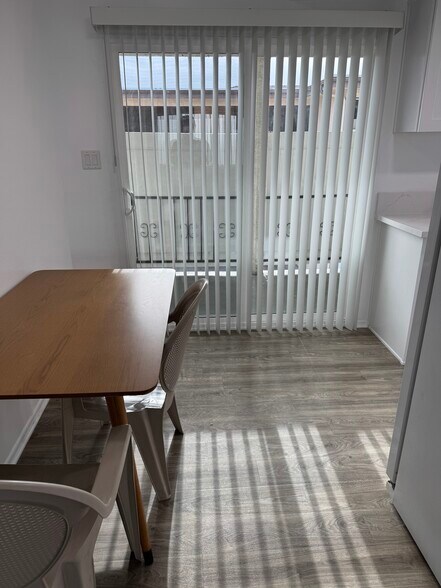Kitchen/dining area - 3618 Del Amo Blvd