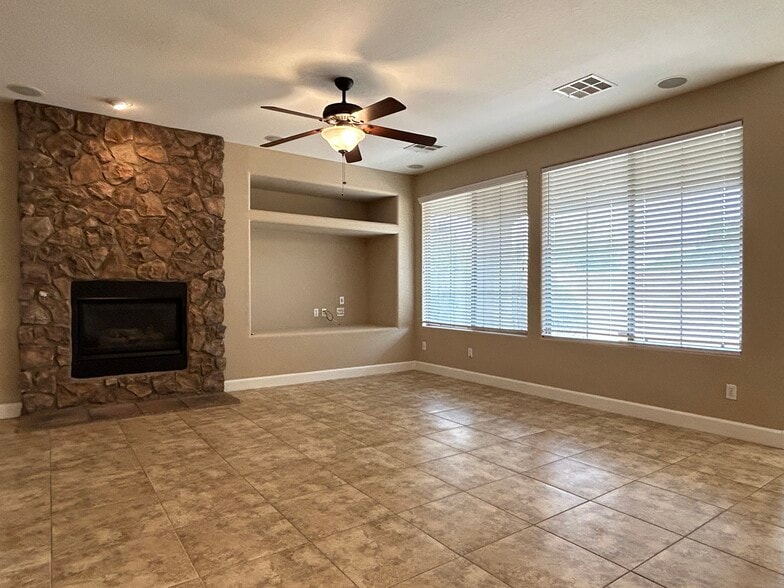 Family Room w/fireplace - 300 W Wisteria Pl