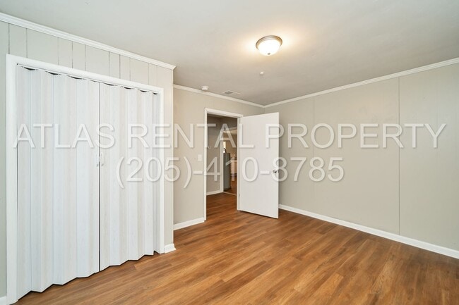 Building Photo - Don't miss this beautifully renovated 2-be...