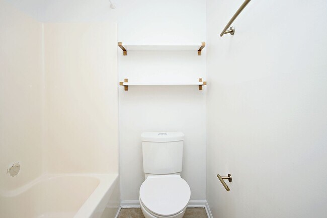 Building Photo - Pet-Friendly Duplex With Fenced Yard