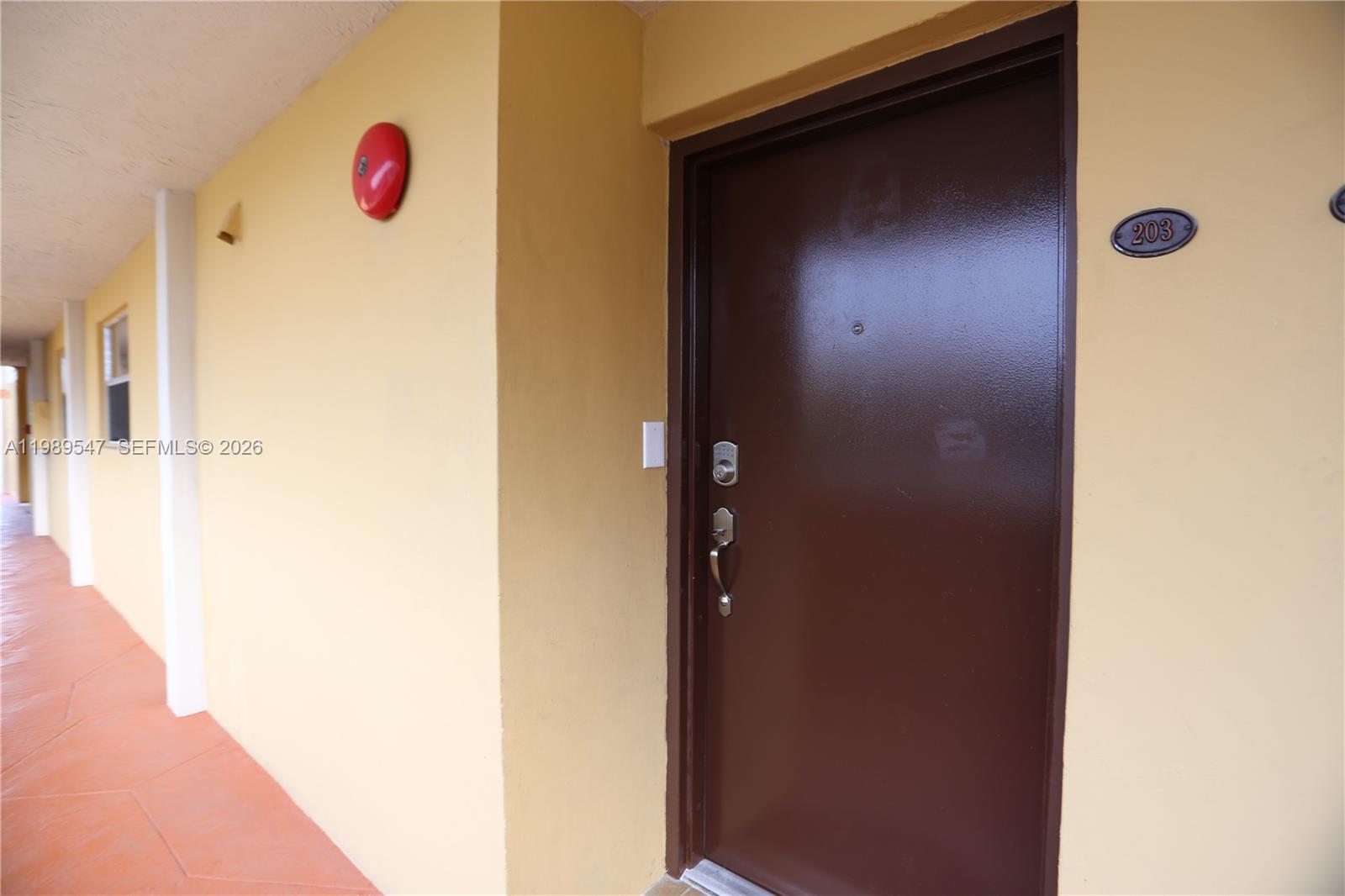 Building Photo - 9170 Fontainebleau Blvd