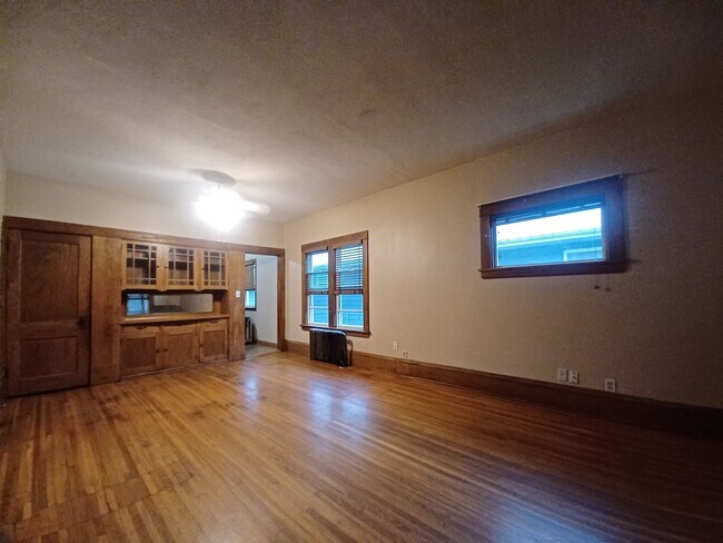 Building Photo - Excellent 3 bedroom Single Family in St Paul!!