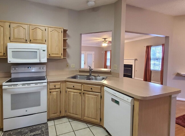 Building Photo - 3 BR Condo w/ Garage in Kiln Creek