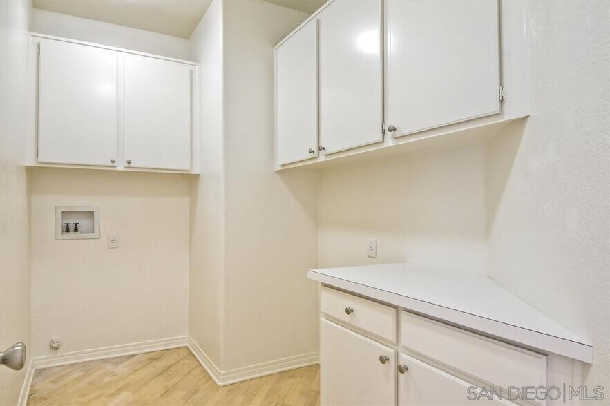 Building Photo - 4904 Bella Collina St
