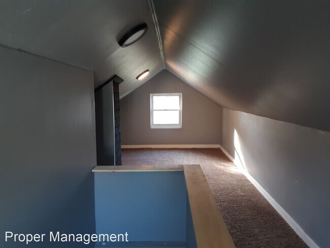 Building Photo - 3 br, 1 bath House - 408 Sandhurst Dr