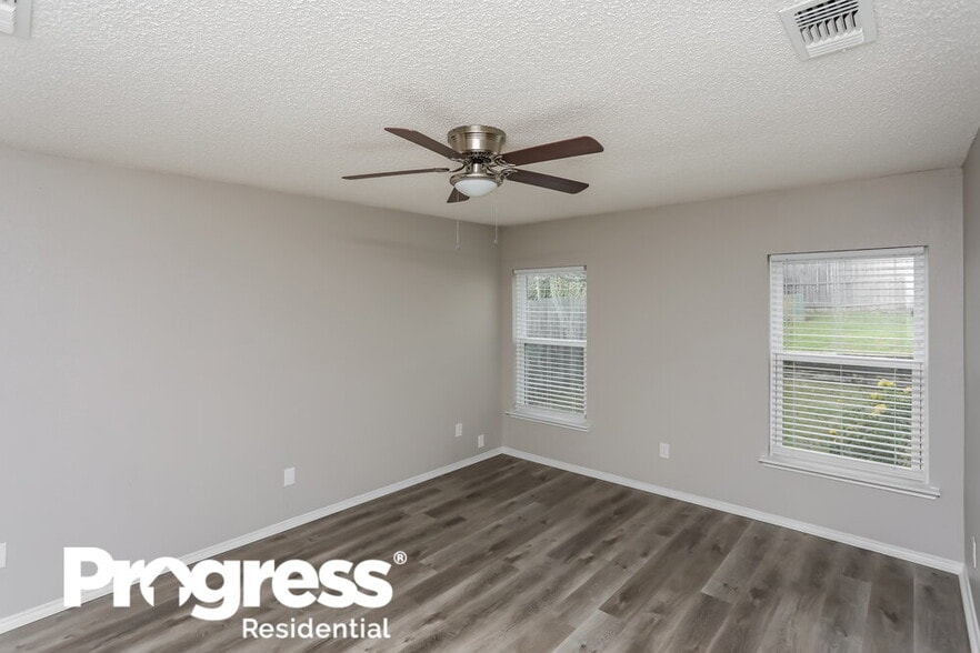 Building Photo - 556 Blue Haze Dr