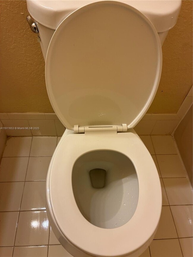 Building Photo - 1536 SE 25th St