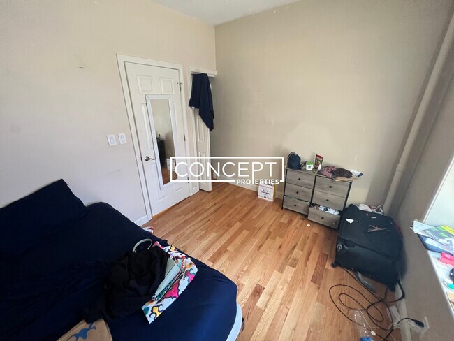 Building Photo - 19 Peterborough St