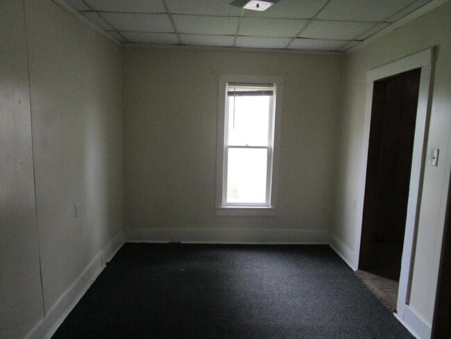 Building Photo - 313 W Scott St