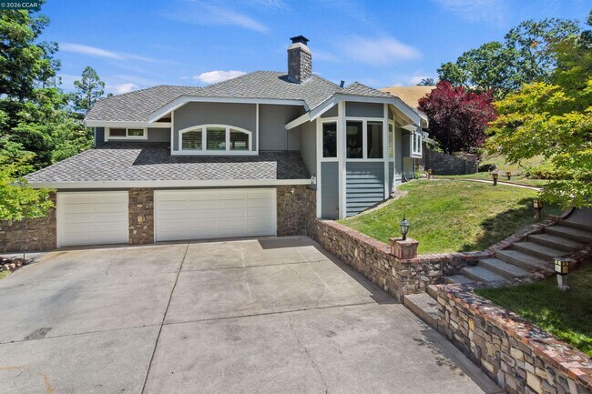 Building Photo - 2324 Saddleback Dr