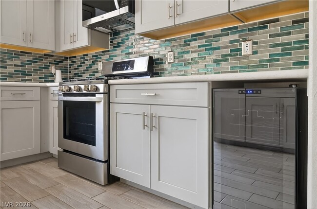 Building Photo - 405 Crater Ct