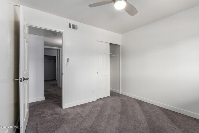 Building Photo - 1586 West Campbell Ave