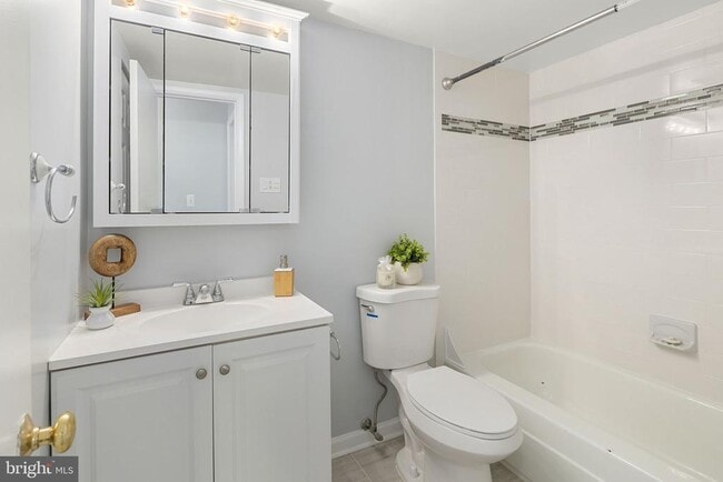 Building Photo - 3354 Woodburn Rd