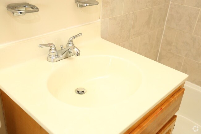 Colonial Gardens - Morrisville, PA | Apartment Finder