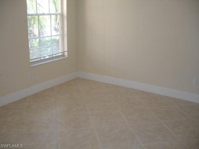 Building Photo - 194 Santa Clara Dr