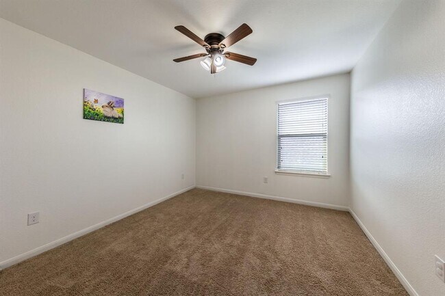 Building Photo - 925 Woodduck Trail