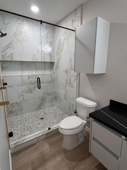 Building Photo - 810 Athol St