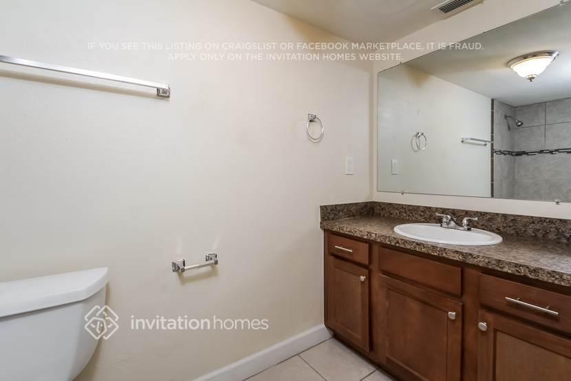 Building Photo - 2103 Hanby St