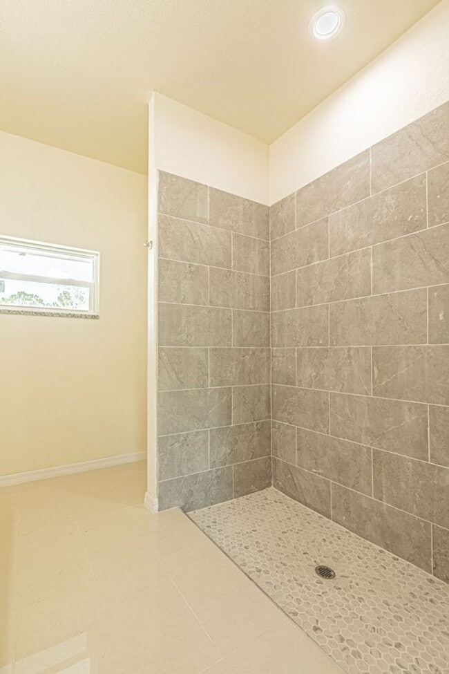 Building Photo - 3BR/2BA Home with 1-Car Garage in Prime SW Lehigh Acres – Brand New Construction