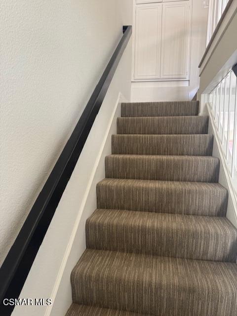 Building Photo - 5624 Las Virgenes Rd