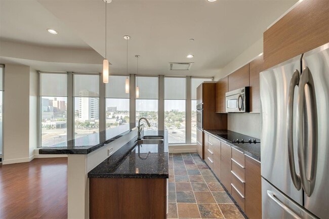 Building Photo - 5900 Mosteller Dr
