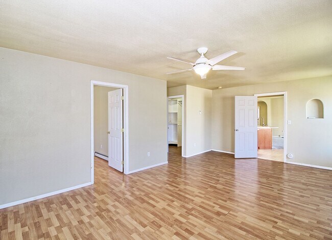 Building Photo - 850 Henry Cir