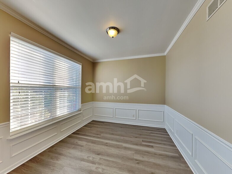 Building Photo - 931 Balsam Wood Ln