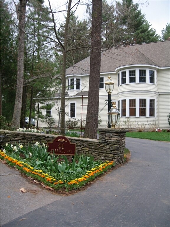 Building Photo - 41 Carriage Way
