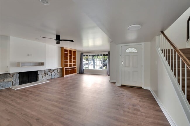 Building Photo - 2032 W 171st St