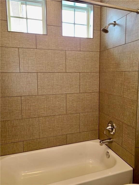 Building Photo - 1265 Summerbrooke Cir