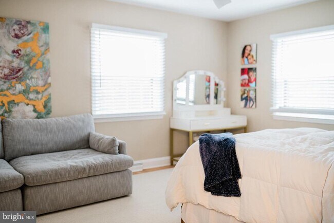 Building Photo - 2210 Boxmere Rd