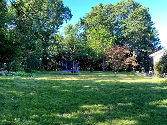 Building Photo - 15 Winchester Dr