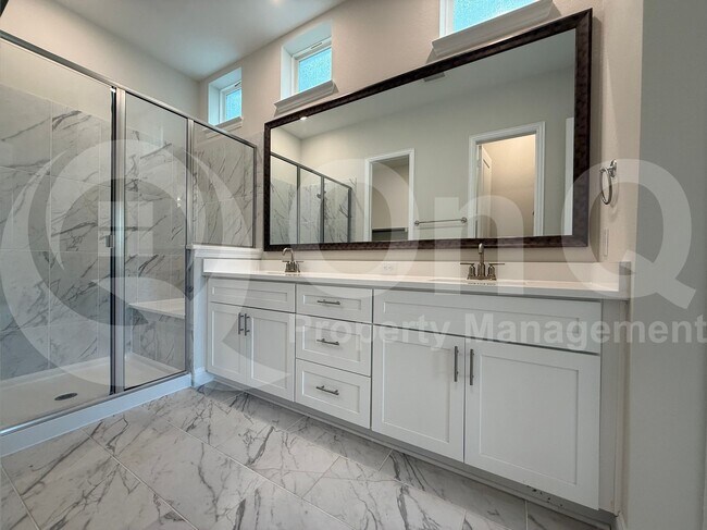 Building Photo - 11531 Chartwell Ct