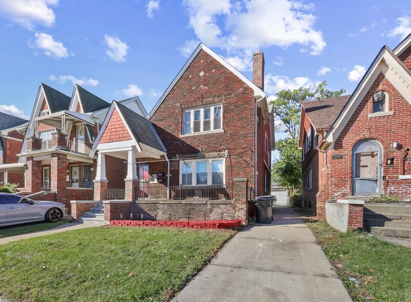 Building Photo - 13533 Santa Rosa Dr