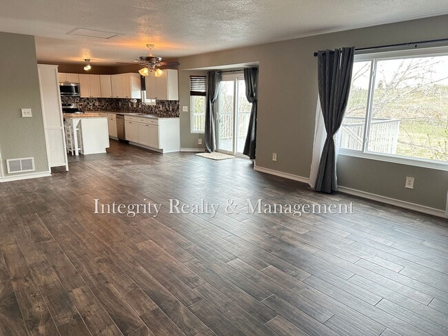 Building Photo - 7402 Eagle Rock Dr