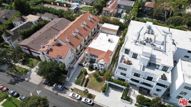 Building Photo - 865 S Lucerne Blvd