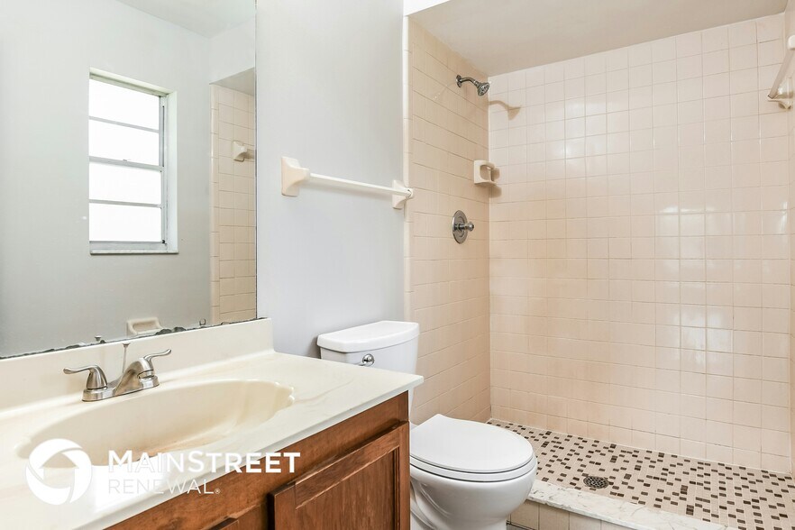 Building Photo - 4609 Wellesly Dr