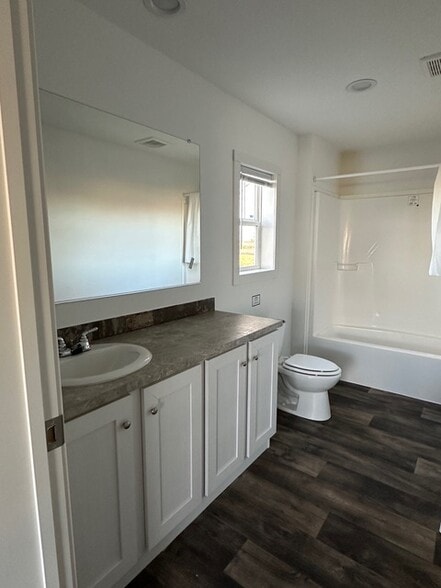 Building Photo - 3609 Warren Ct