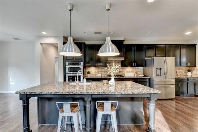 Building Photo - 2540 Maple Ridge Ln