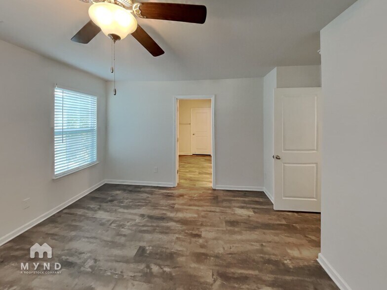 Building Photo - 5609 Harrison Trace Dr