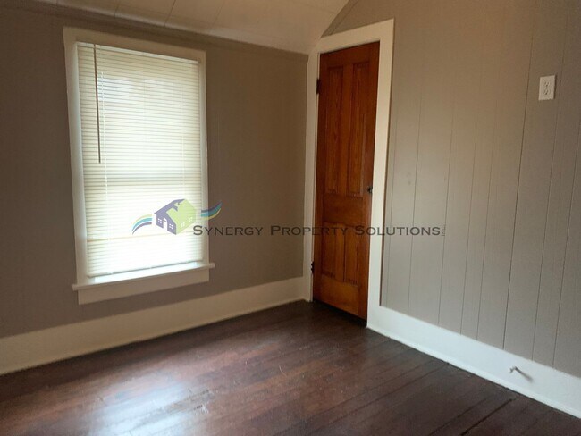 Building Photo - Galion Home