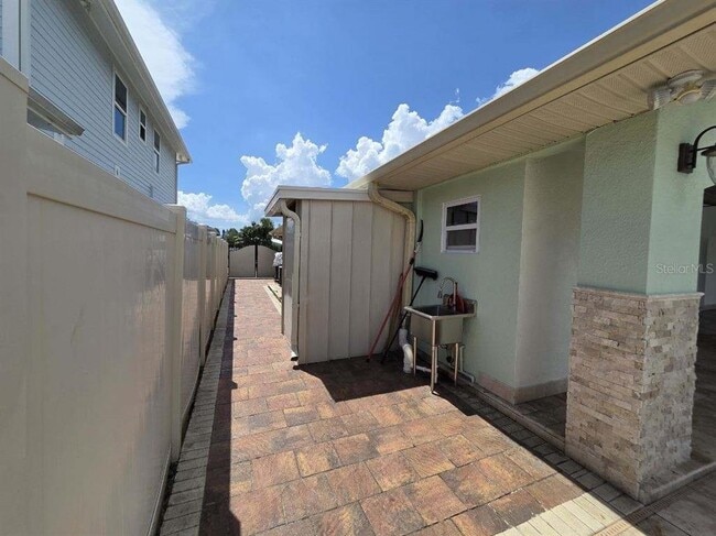 Building Photo - 3927 E Eden Roc Cir